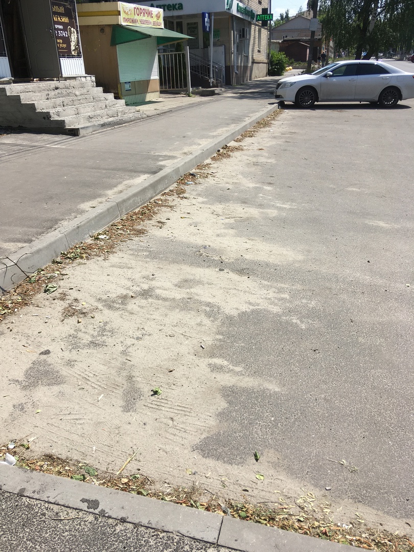 В Курске не поддерживают порядок во дворах жилых домов