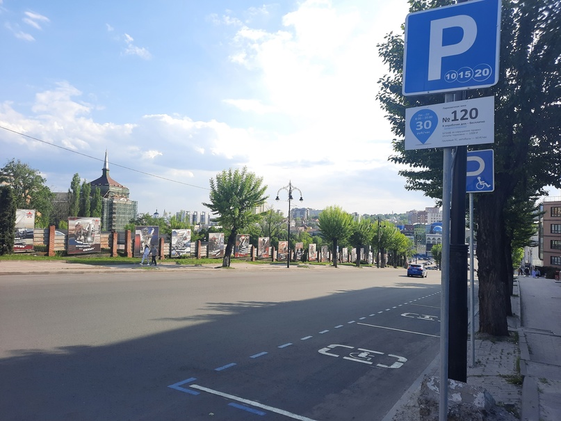 В Курске во вторник заработают платные парковки