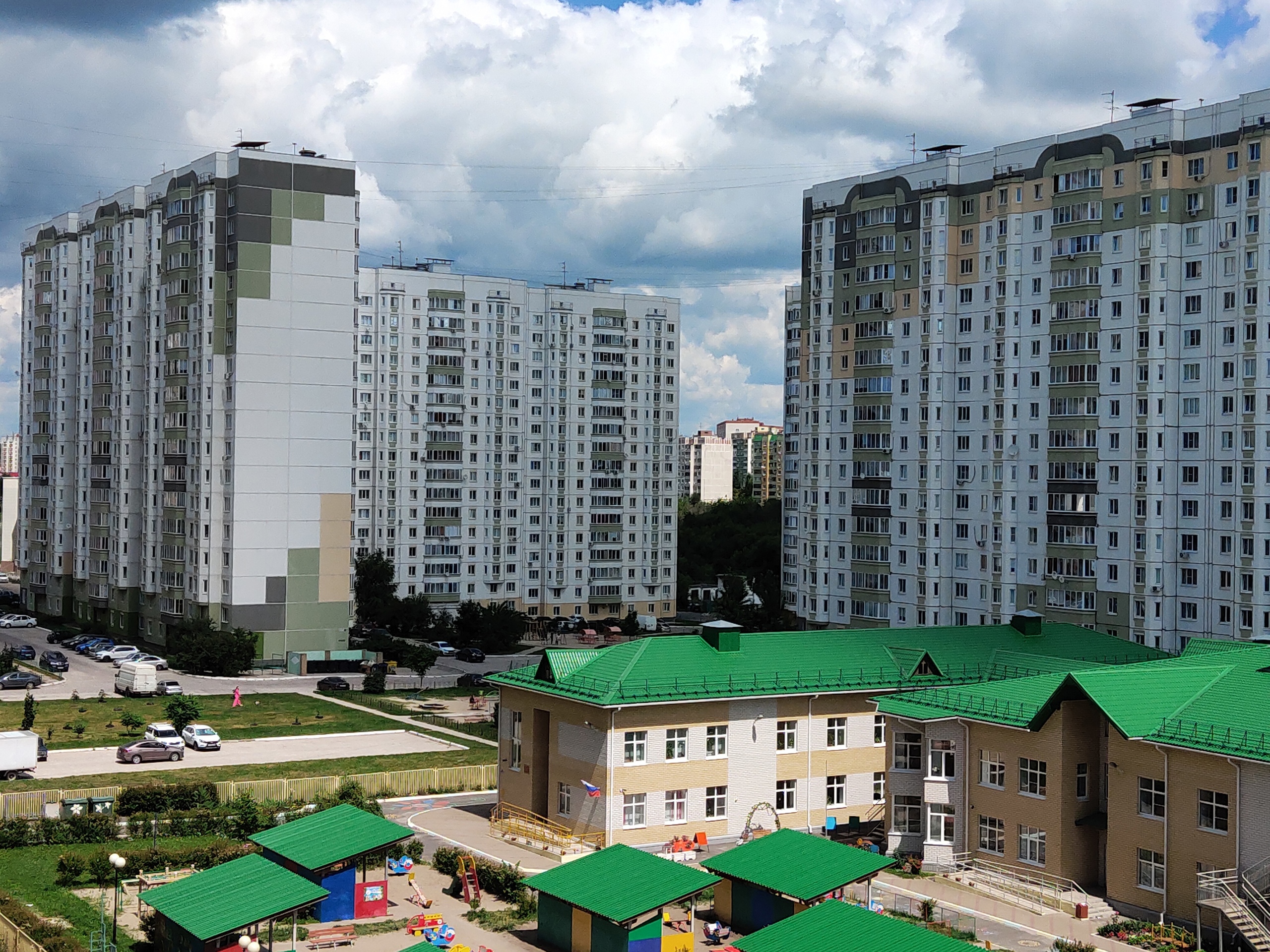 Куряне отмечают День Строителя