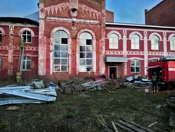 В Курской области загорелась крыша в результате обстрела ВСУ