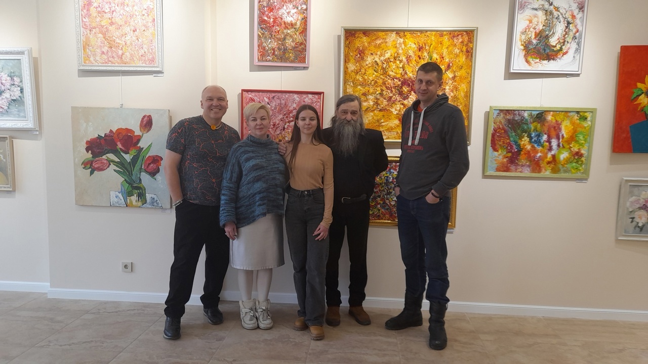 В Курске открылась выставка «Дыхание весны»