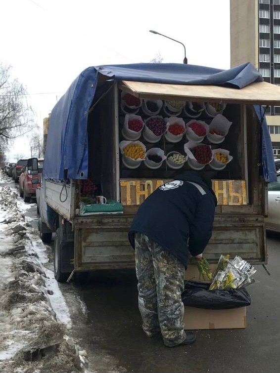 В Курске оборудуют места продажи цветов к 8 марта