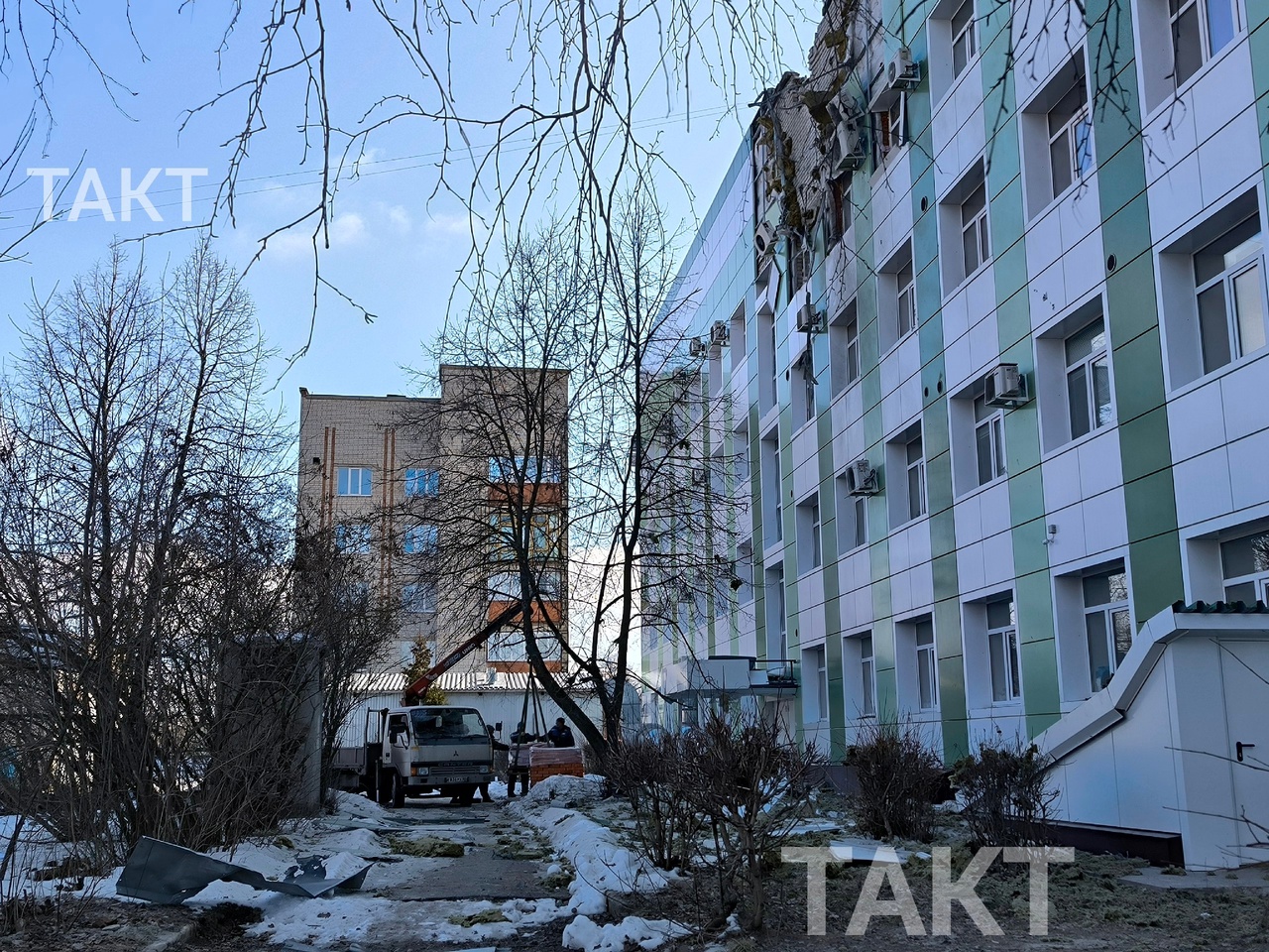 В Курске устраняют последствия повреждений здания поликлиники