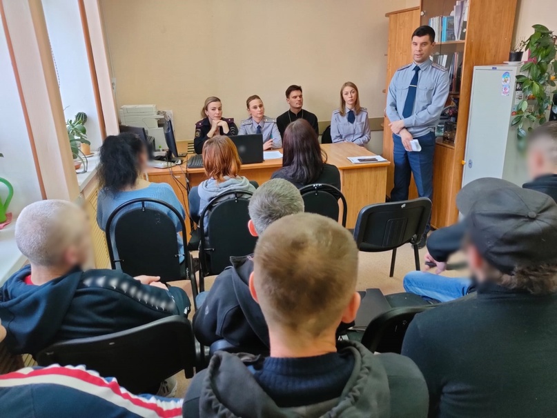 Курские представители УМВД провели встречу с осужденными