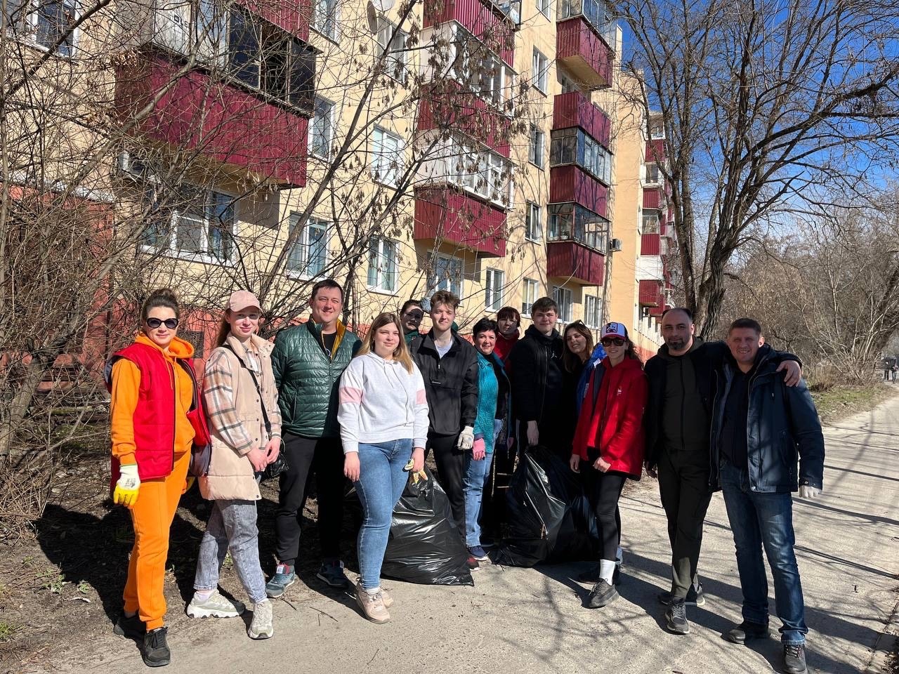 В Курске проходит массовый субботник