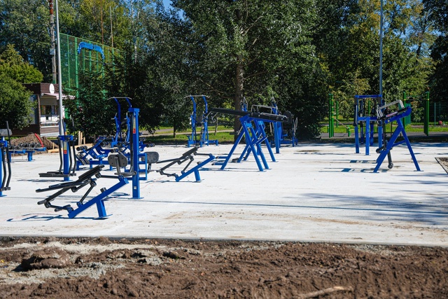В Курске заканчивают строительство спортплощадок на «Боевке» и в парке Дзержинского