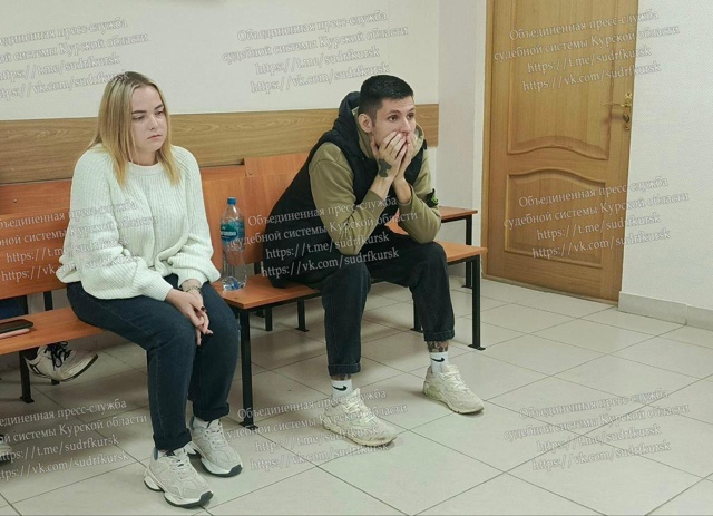 Курские сотрудники склада, которому принадлежит сеть магазинов косметической продукции похитили товары на 1,7 млн рублей